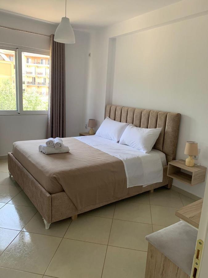 Mediterranean Apartments Himare Exteriör bild